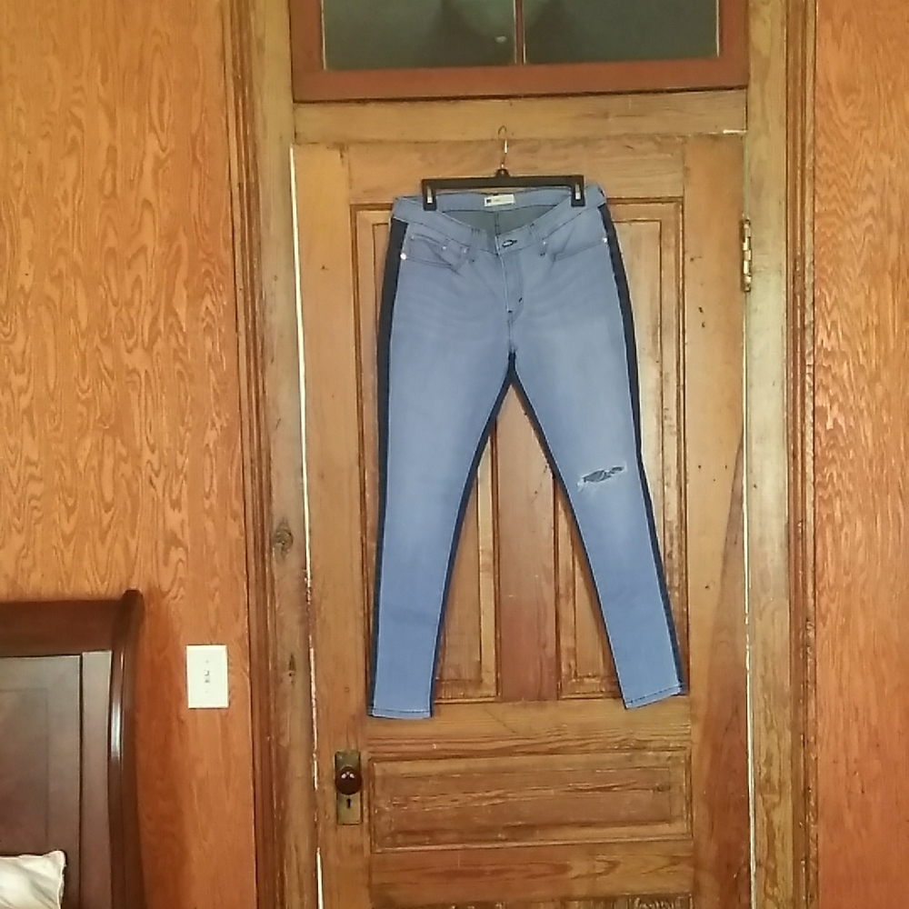 Women Levi's